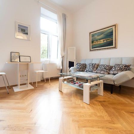 Apartamento Prater Studio Next Fair, Un, Wu And City Center Viena Exterior foto