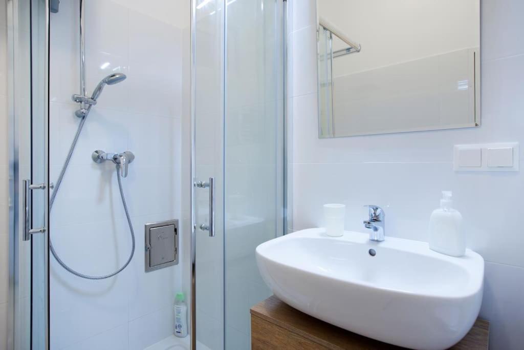 Apartamento Prater Studio Next Fair, Un, Wu And City Center Viena Exterior foto
