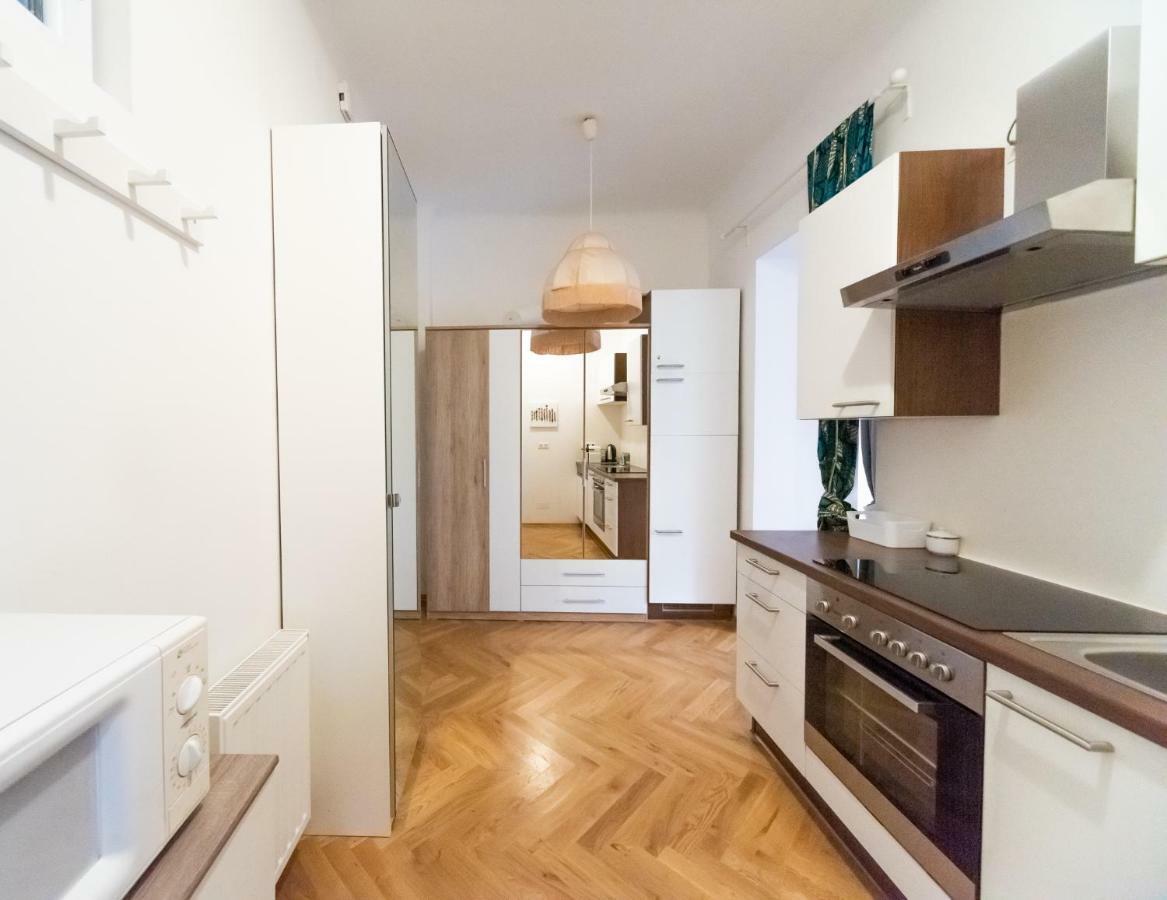Apartamento Prater Studio Next Fair, Un, Wu And City Center Viena Exterior foto