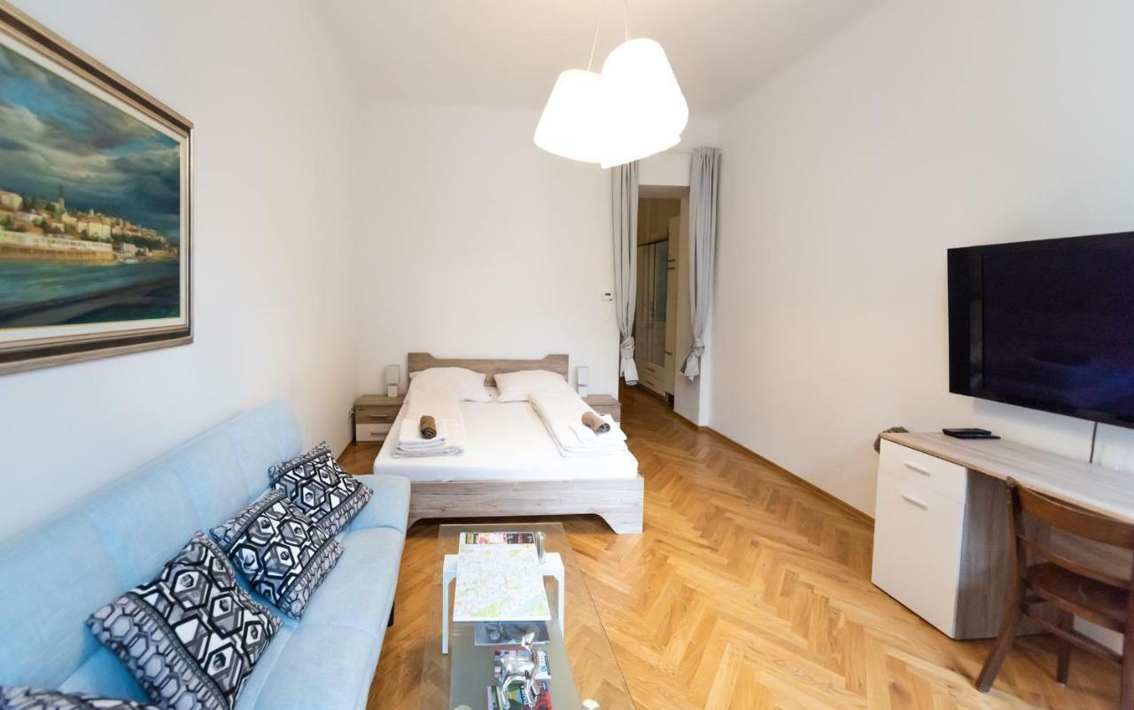 Apartamento Prater Studio Next Fair, Un, Wu And City Center Viena Exterior foto
