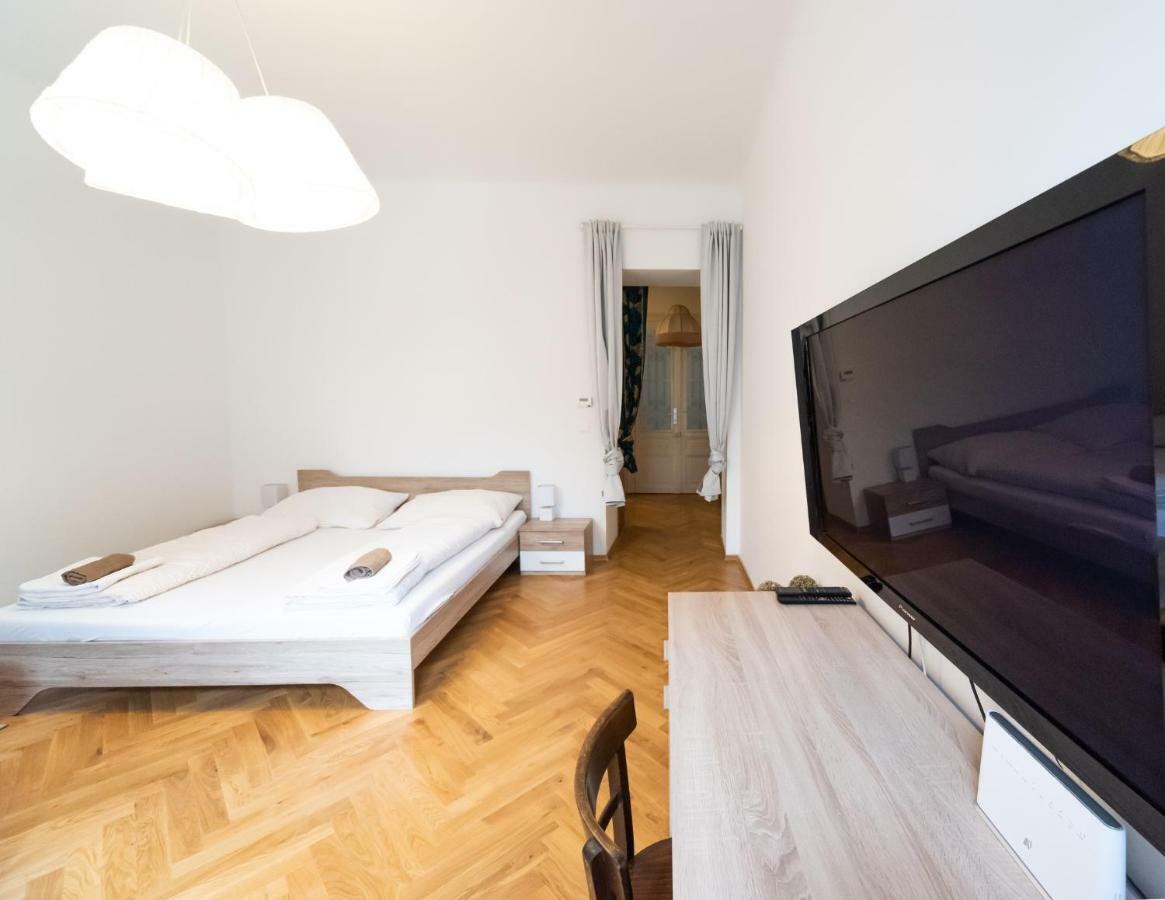 Apartamento Prater Studio Next Fair, Un, Wu And City Center Viena Exterior foto